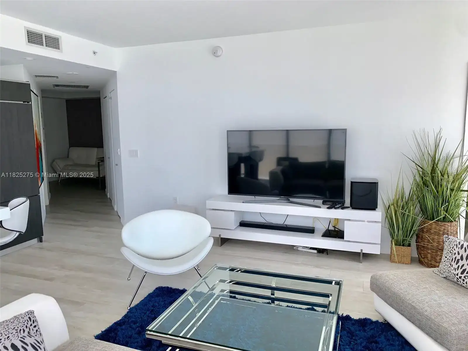 55 SW 9th St # 2706, Miami FL 33130 photo 3