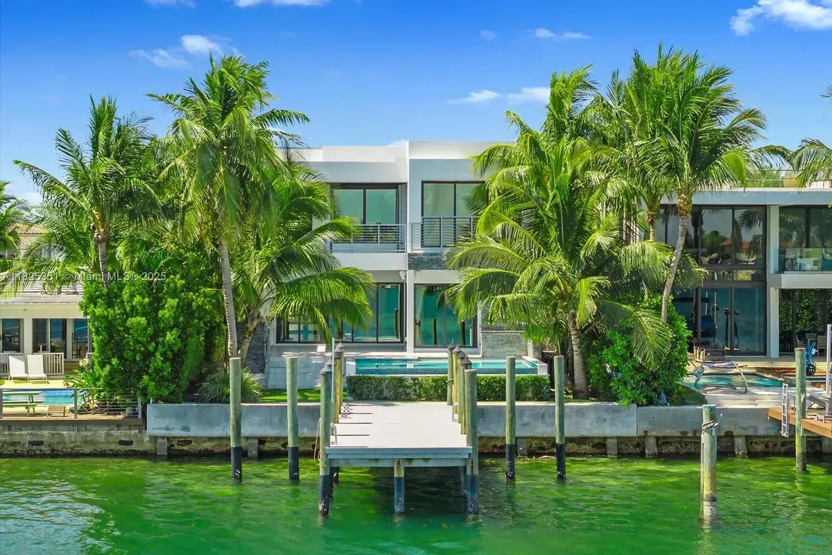 1311 Stillwater Dr, Miami Beach FL 33141