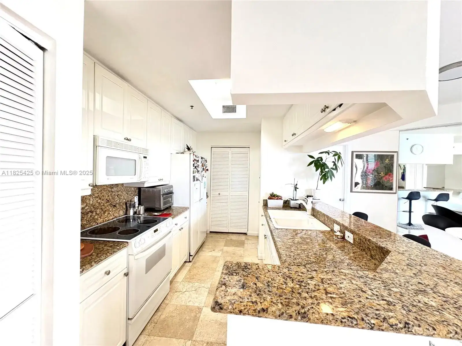 808 Brickell Key Dr # 1103, Miami FL 33131 photo 4