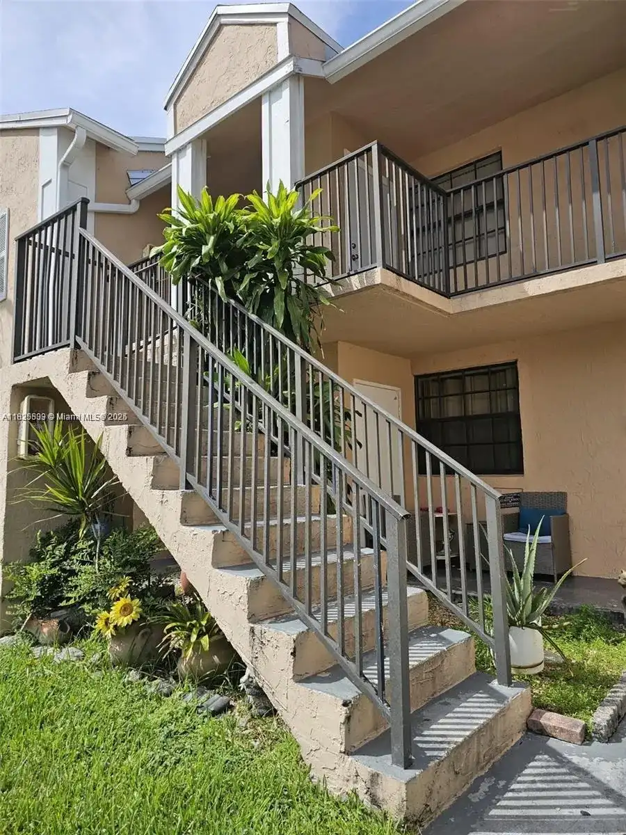 1002 Adams Ave # 1002E, Homestead FL 33034