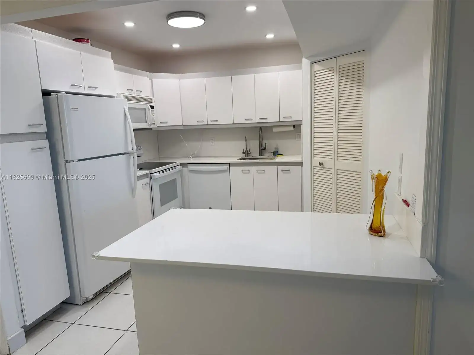 9273 Collins Ave # 503, Surfside FL 33154 photo 3