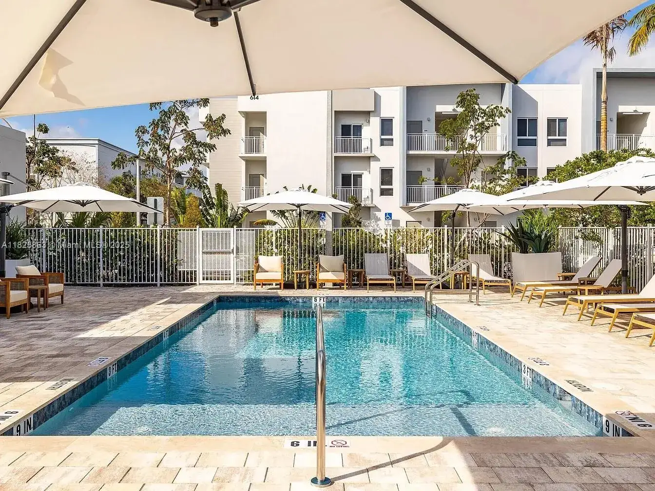 610 NE 2nd St # 101, Dania Beach FL 33004