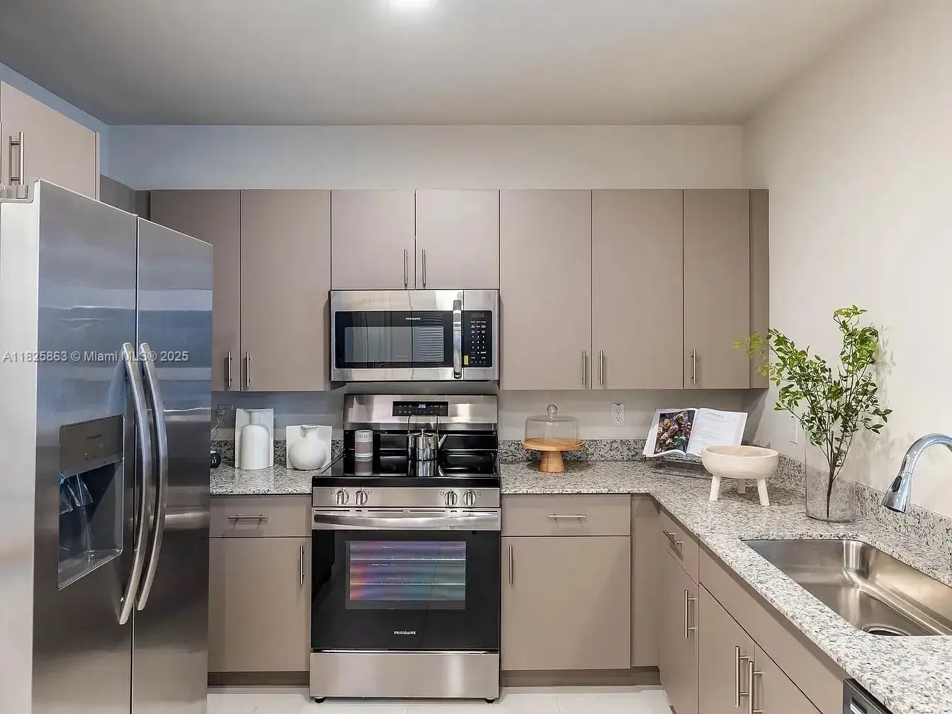 610 NE 2nd St # 101, Dania Beach FL 33004 photo 3