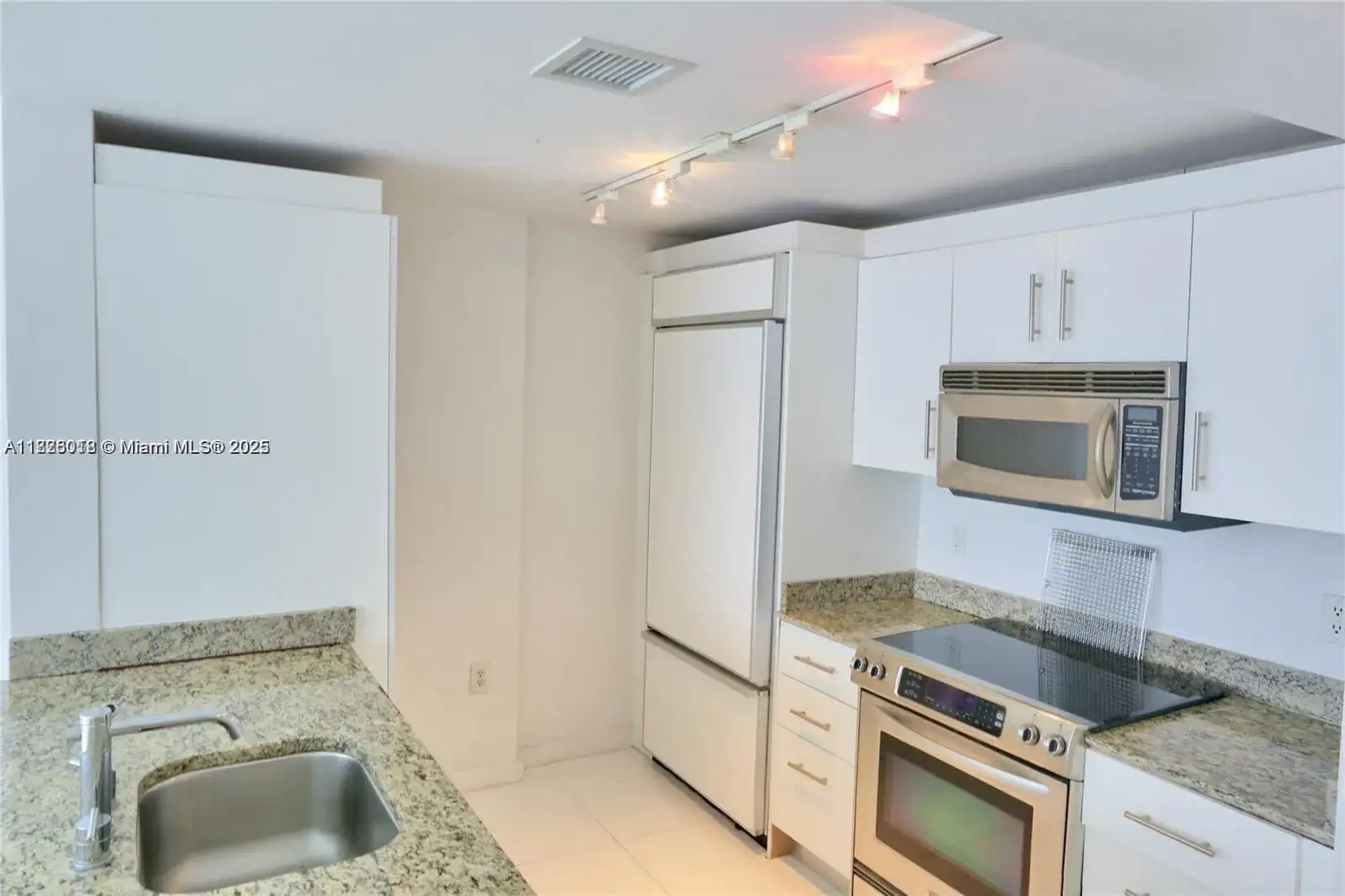 10275 Collins Ave # 925, Bal Harbour FL 33154 photo 3