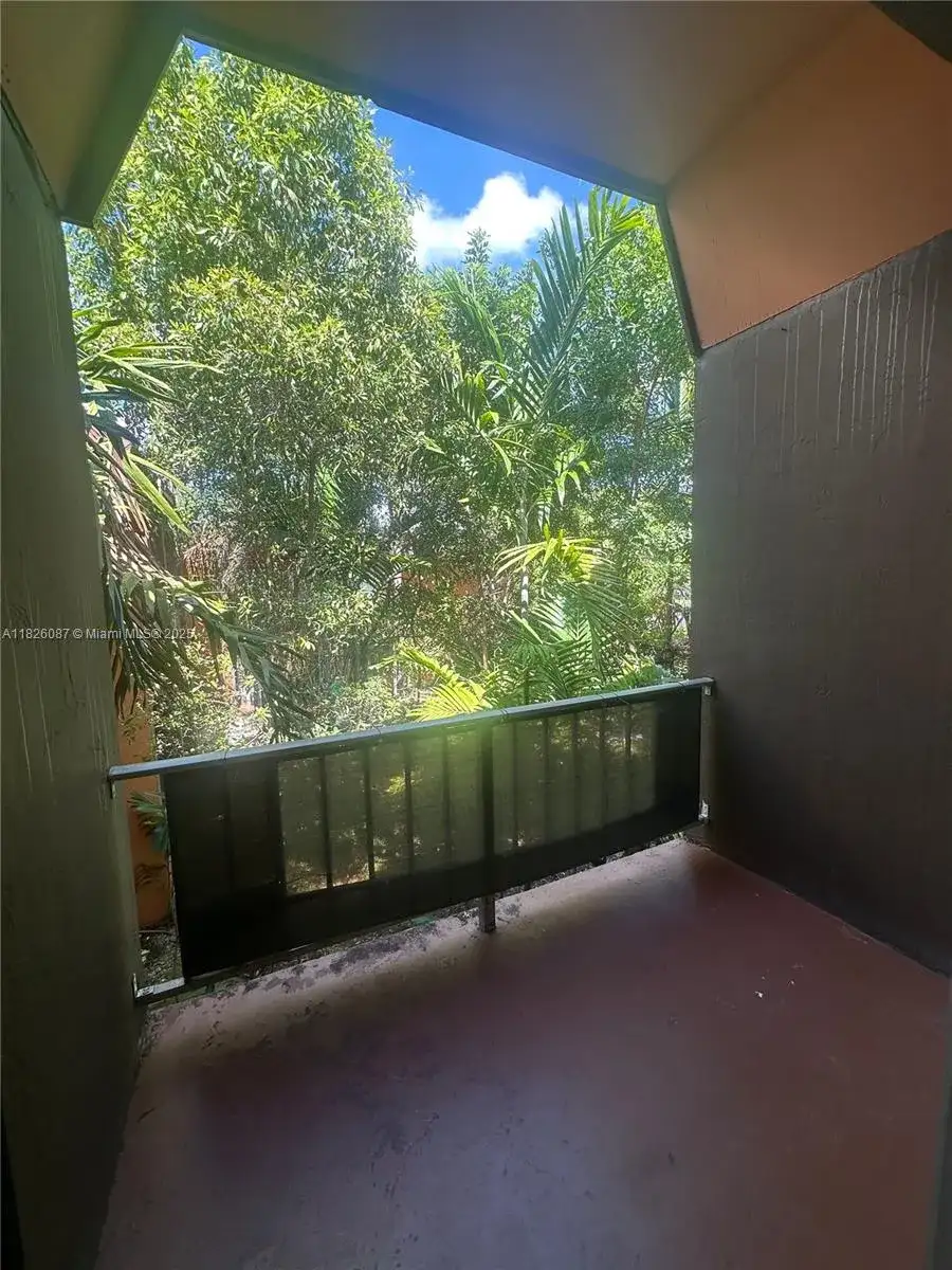 9487 SW 76th St # M8, Miami FL 33173 photo 3