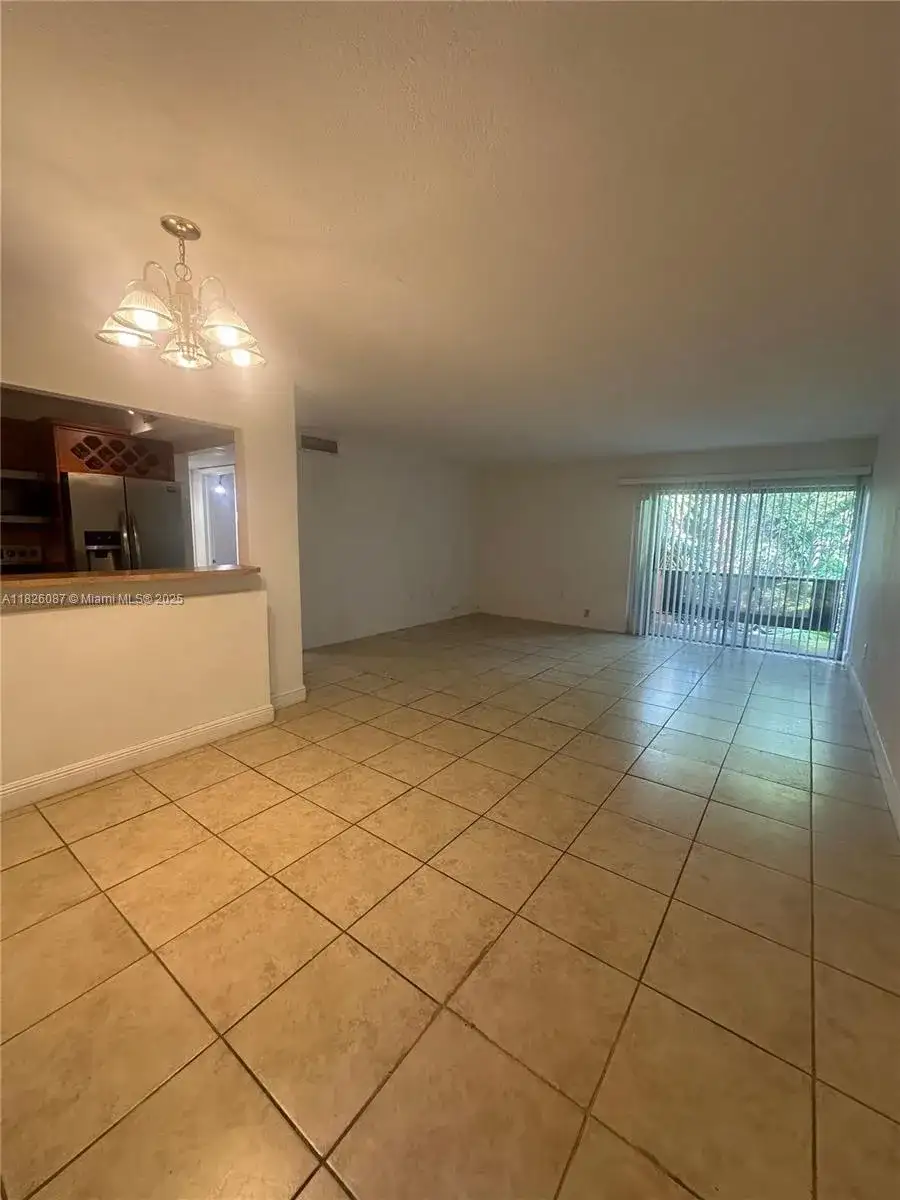 9487 SW 76th St # M8, Miami FL 33173 photo 4