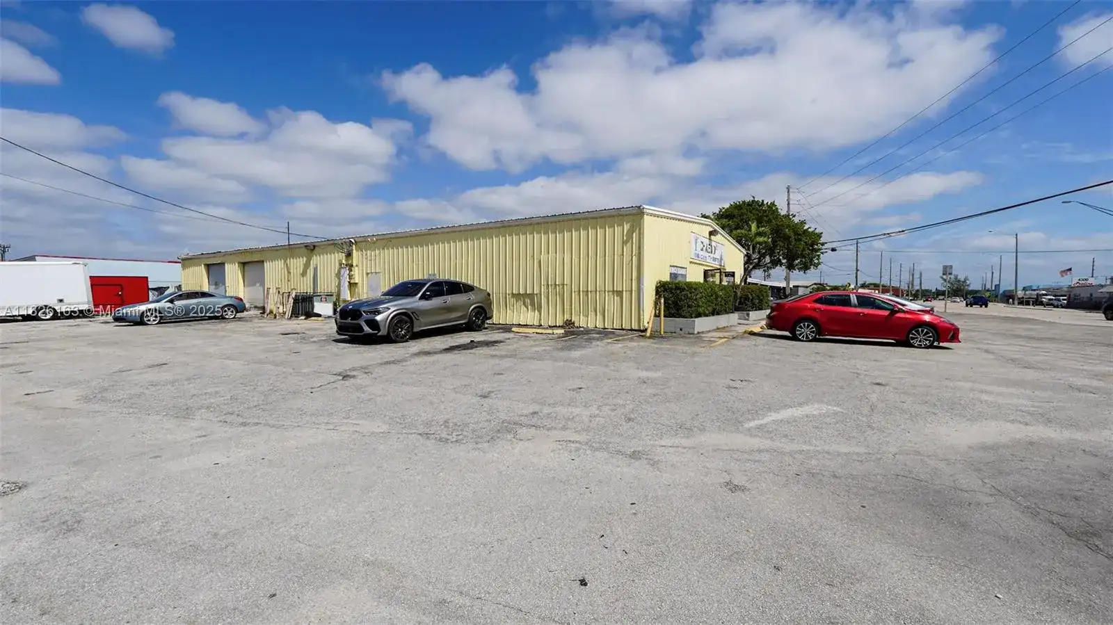 4201 N Dixie Hwy, Oakland Park FL 33334 photo 2
