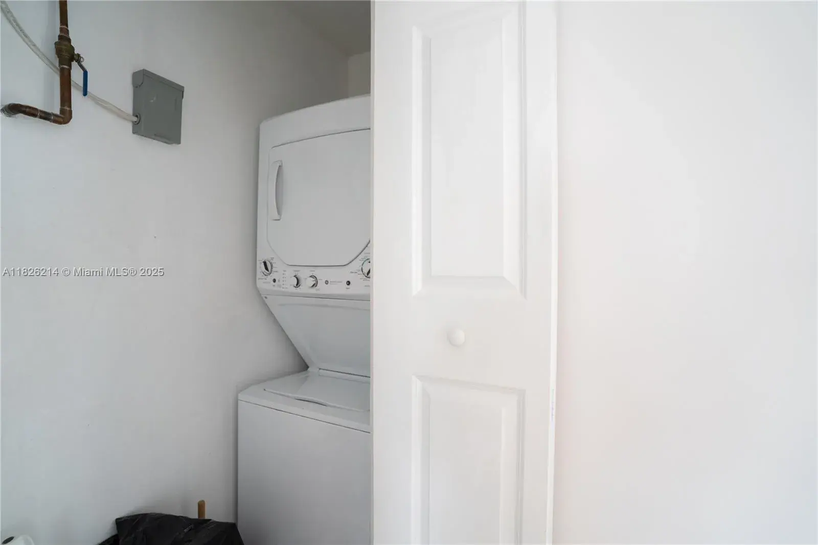 2320 SW 89th Ct, Miami FL 33165