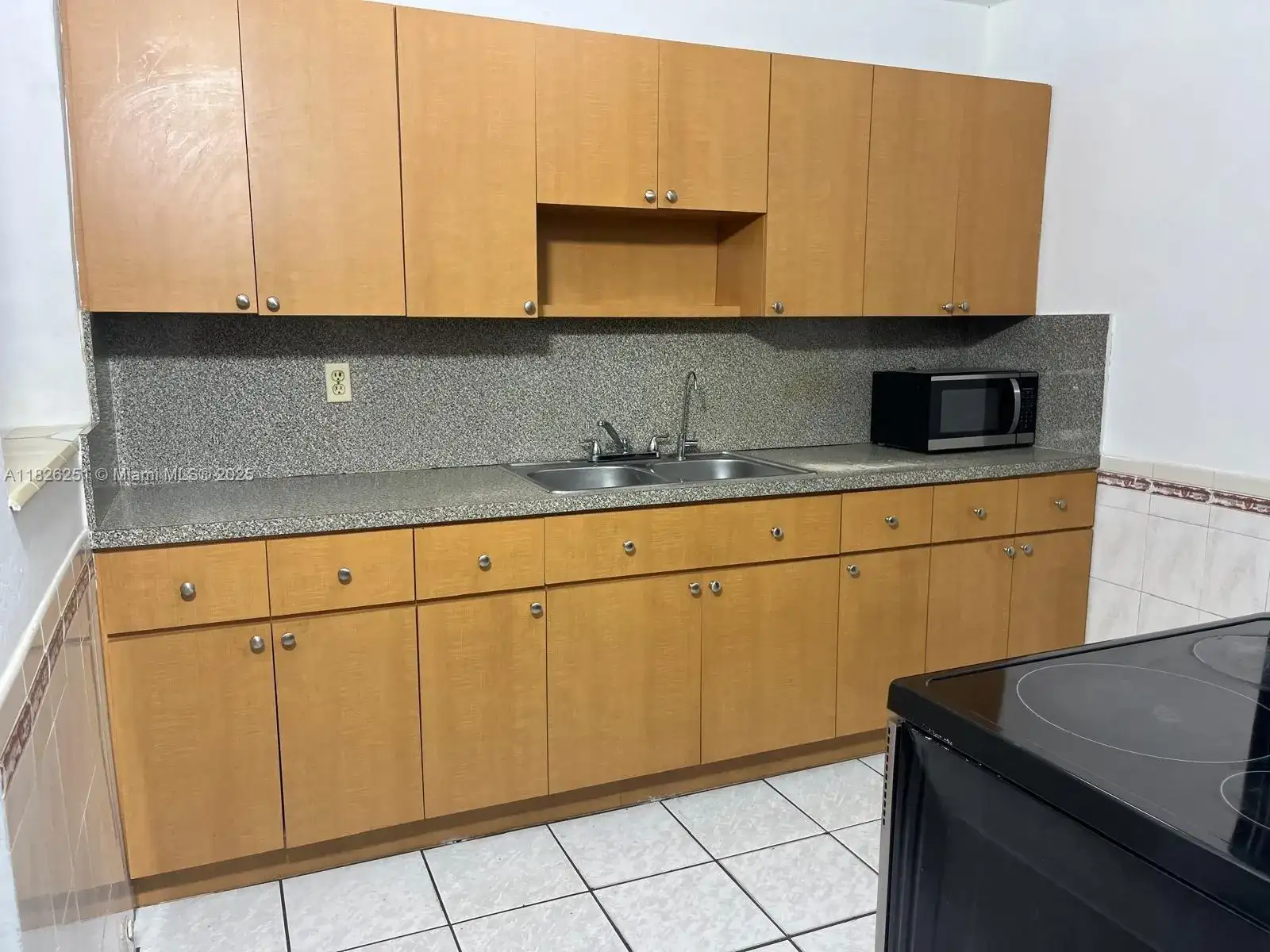 217 E 20th St, Hialeah FL 33010 photo 2