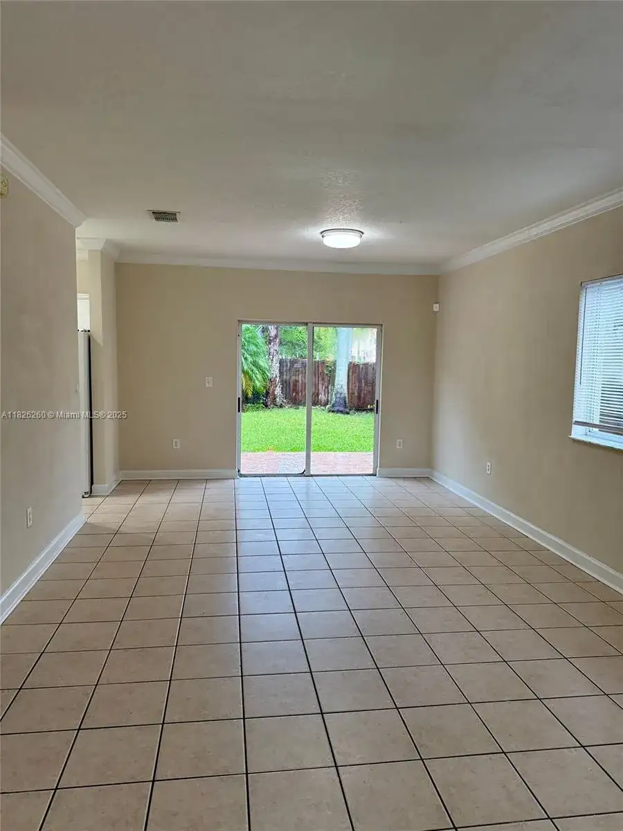 2601 NE 41st Cir, Homestead FL 33033 photo 2