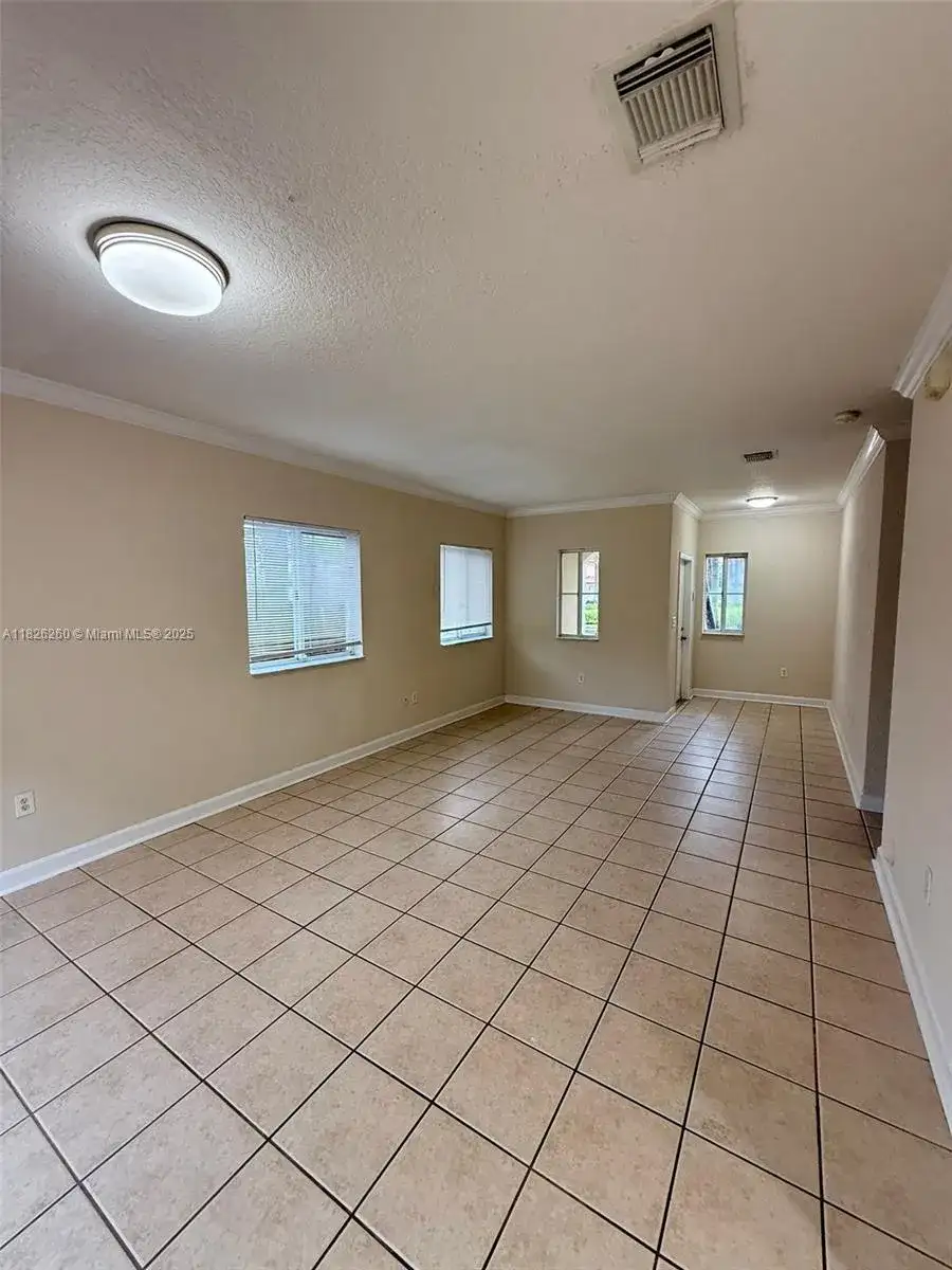 2601 NE 41st Cir, Homestead FL 33033 photo 3