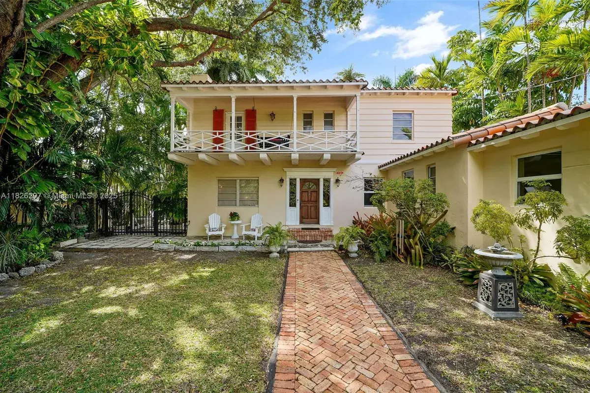 5842 Alton Rd, Miami Beach FL 33140