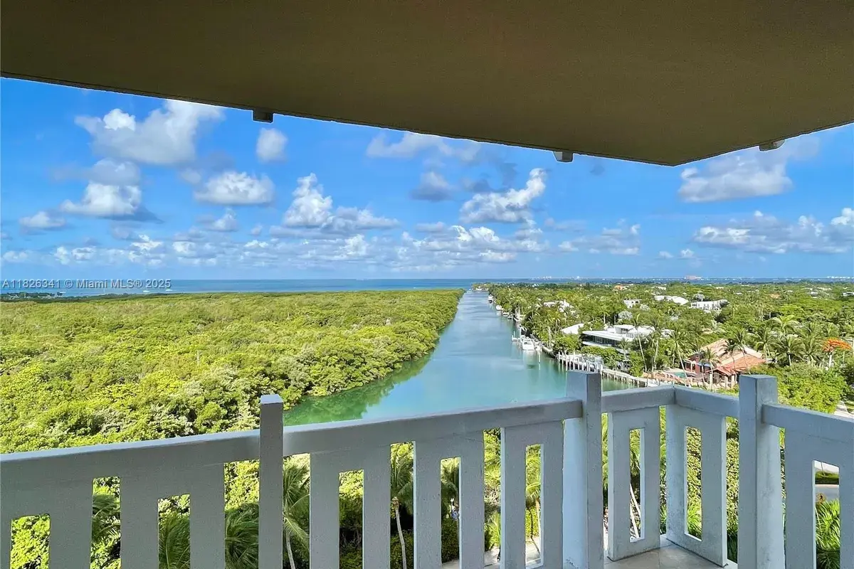 1121 Crandon Blvd # D902, Key Biscayne FL 33149