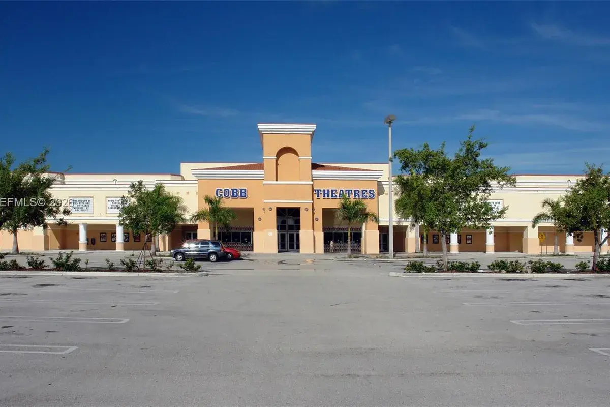17355 NW 59th Ave, Hialeah FL 33015