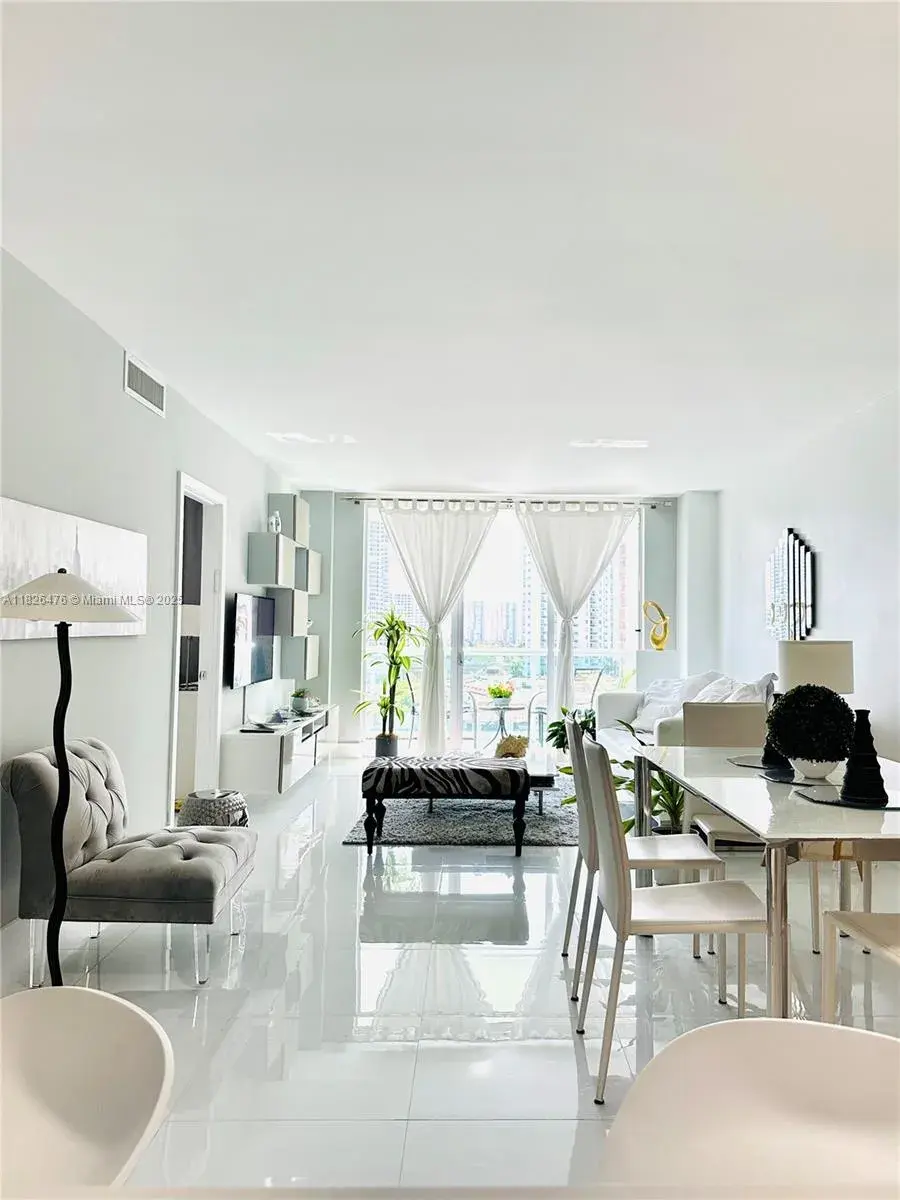 19390 Collins Ave # 911, Sunny Isles Beach FL 33160