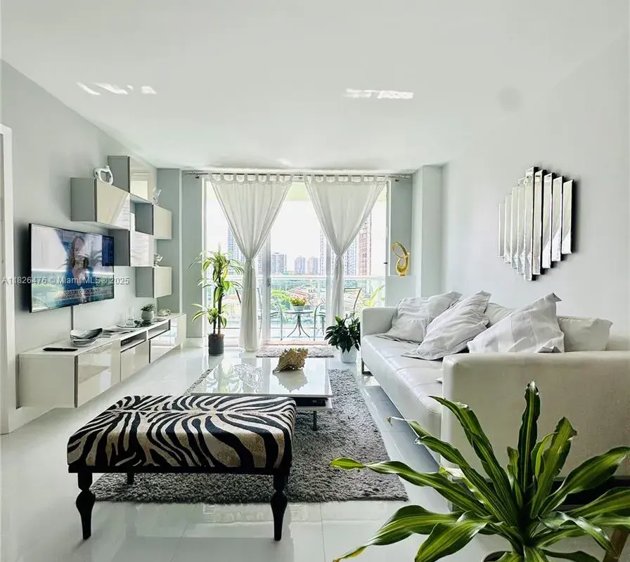 19390 Collins Ave # 911, Sunny Isles Beach FL 33160