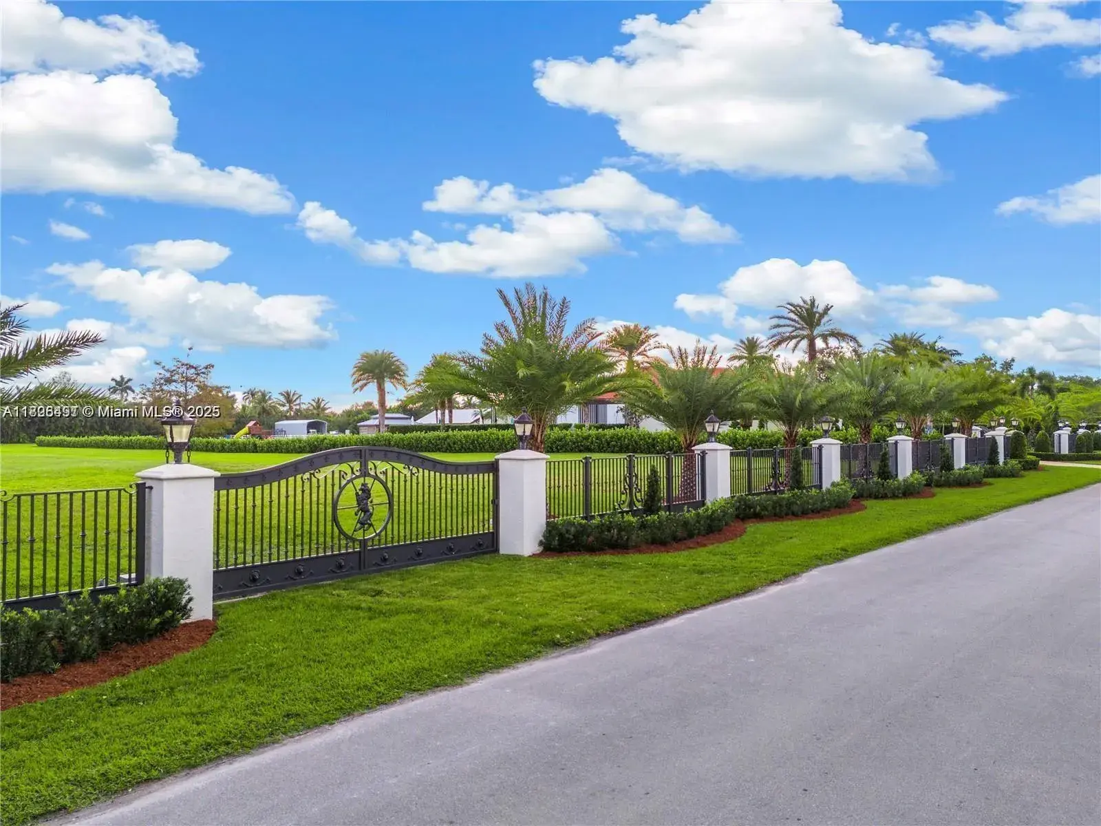 70 Sw Pl, Southwest Ranches FL 33331
