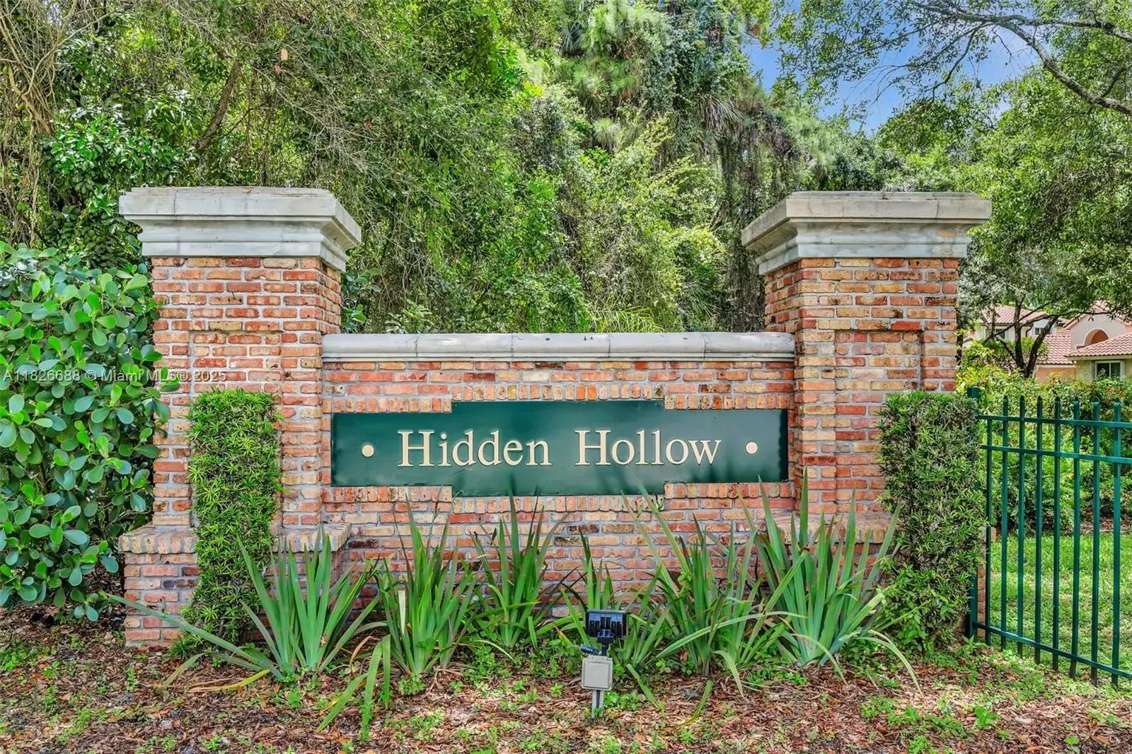 3140 Hidden Hollow Ln, Davie FL 33328