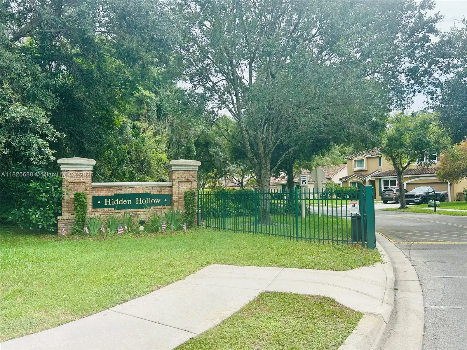 3140 Hidden Hollow Ln, Davie FL 33328