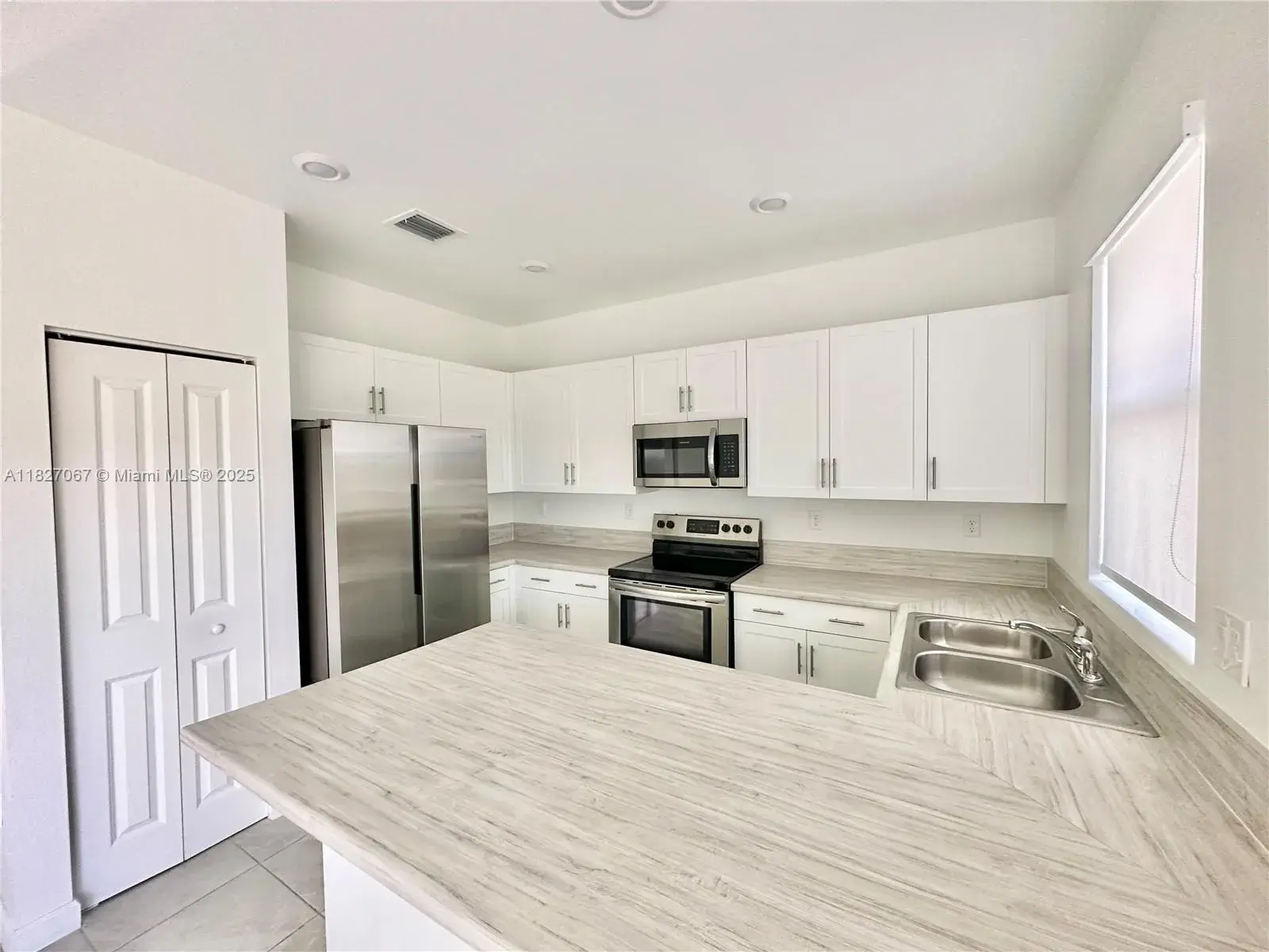10049 SW 228th Ter, Miami FL 33190
