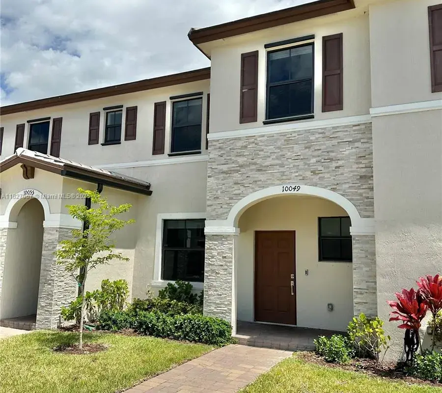 10049 SW 228th Ter, Miami FL 33190