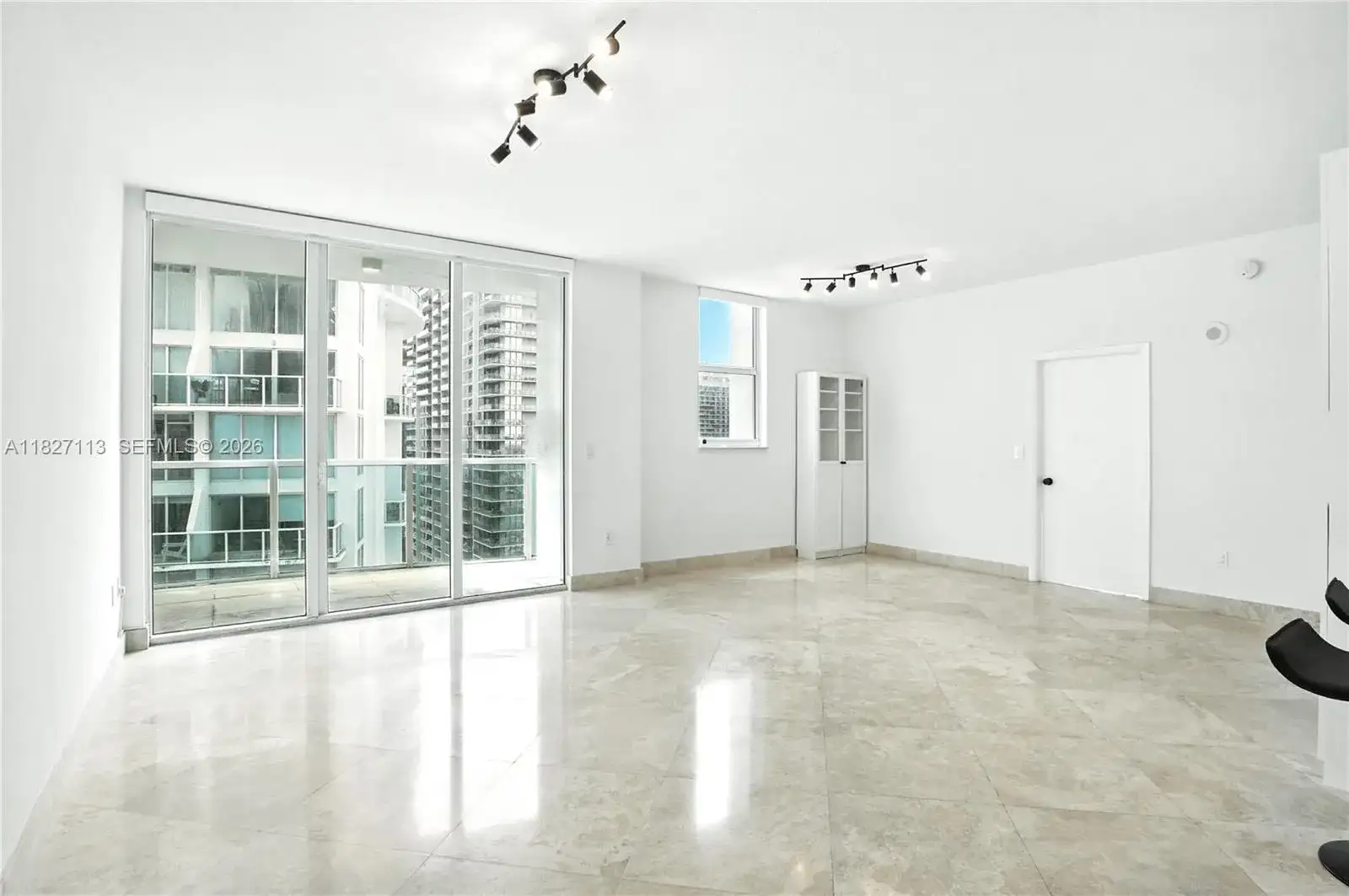 31 SE 5th St # 4021, Miami FL 33131 photo 5