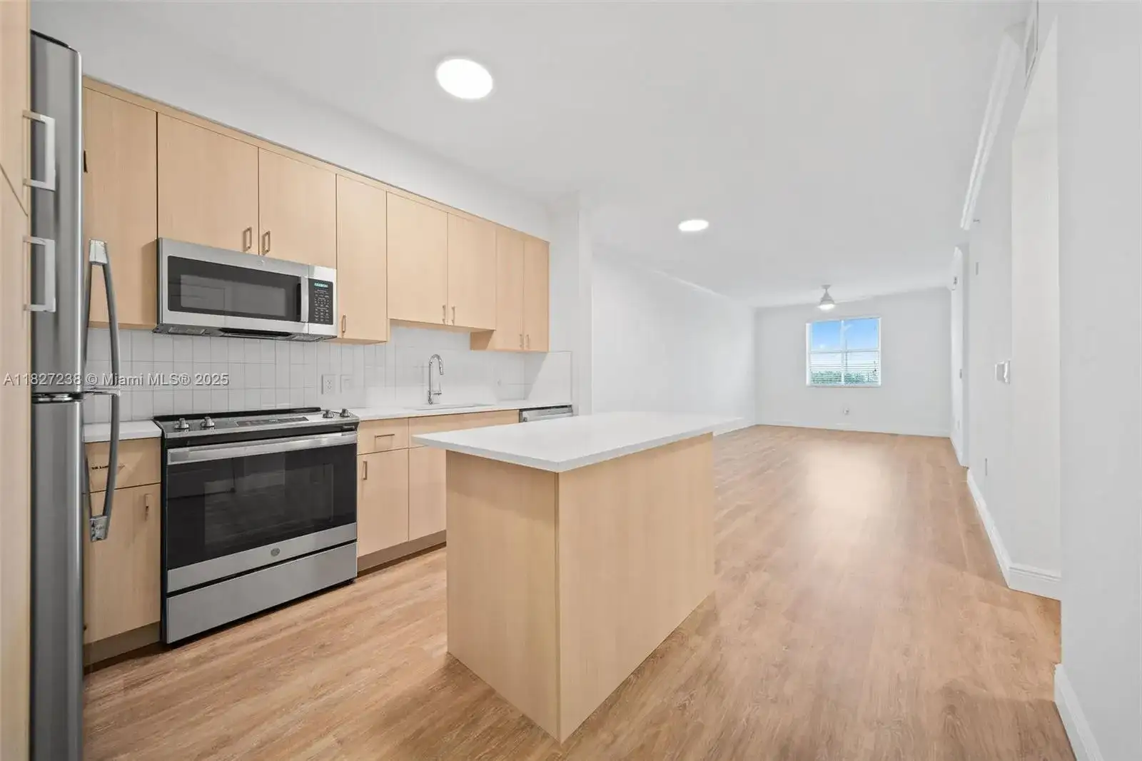10170 SW 7th St # 405, Pembroke Pines FL 33025 photo 4
