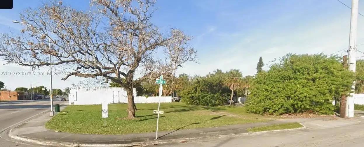 5807 NW 17th Ave, Miami FL 33142 photo 3