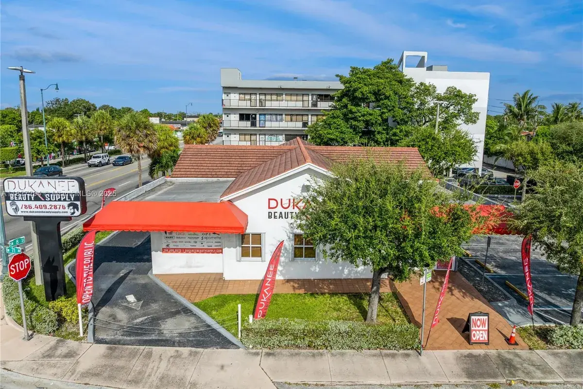 7101 SW 8th St, Miami FL 33144