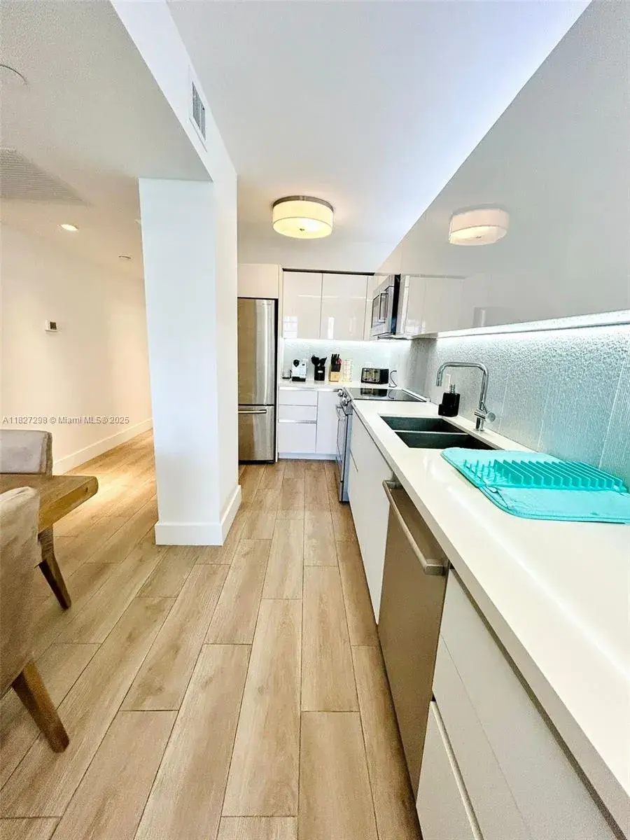 100 Lincoln Rd # 1429, Miami Beach FL 33139