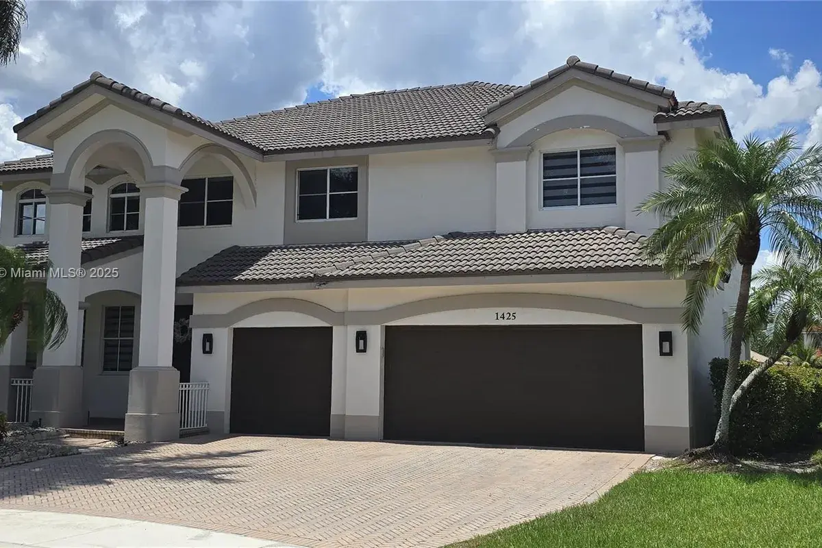 1425 Crossbill Ct, Weston FL 33327