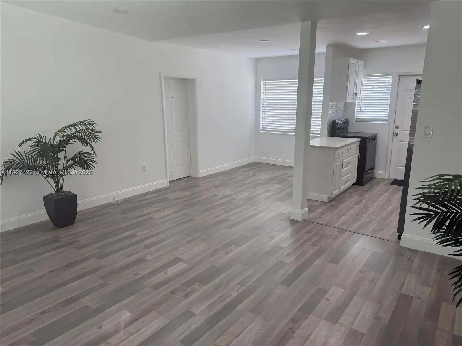 825 NW 127th St, North Miami FL 33168 photo 3