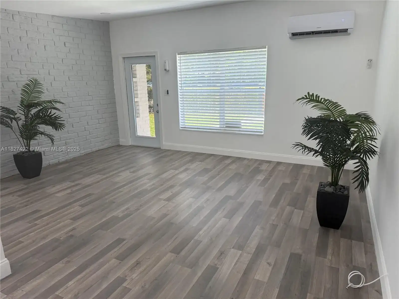 825 NW 127th St, North Miami FL 33168 photo 4