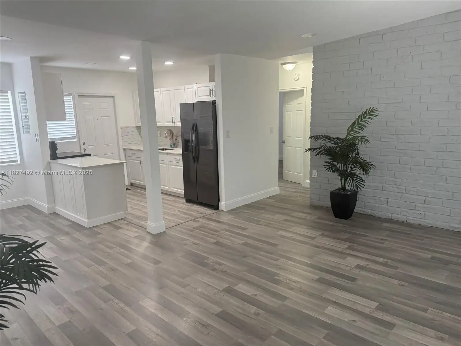 825 NW 127th St, North Miami FL 33168 photo 5