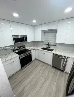 972 N 18th Ct, Hollywood FL 33020