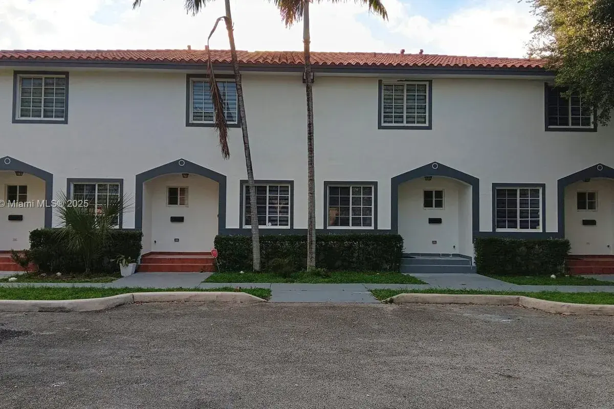 972 N 18th Ct, Hollywood FL 33020