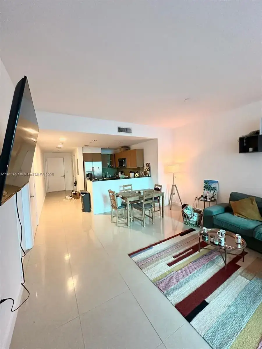 1060 Brickell Ave # 2813, Miami FL 33131 photo 3