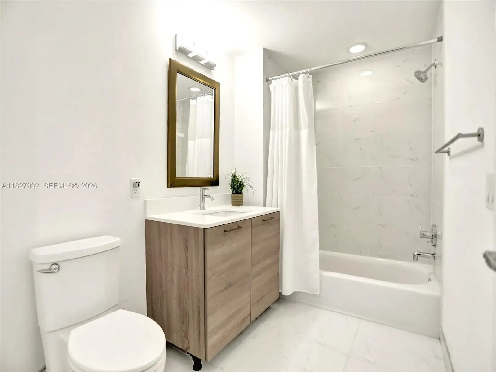 16385 Biscayne Blvd # 403, North Miami Beach FL 33160 photo 5