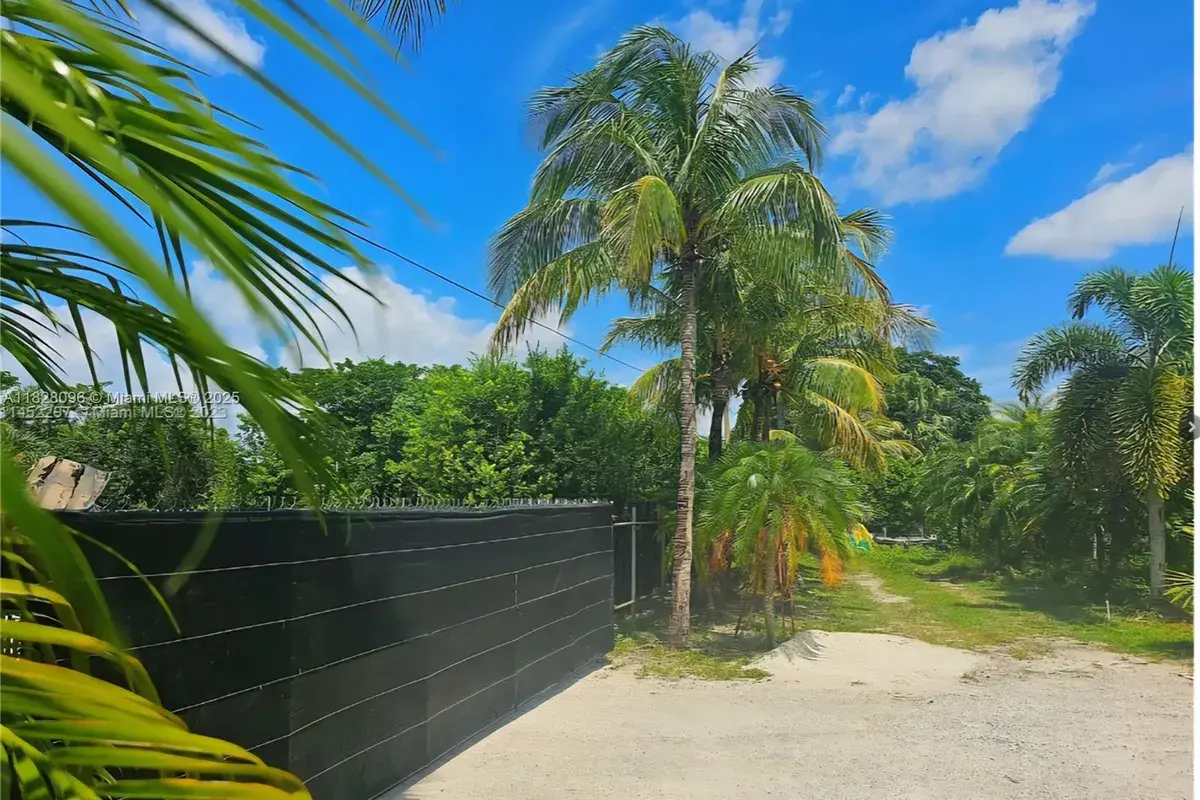 243XX SW 123rd AVE, Homestead FL 33032