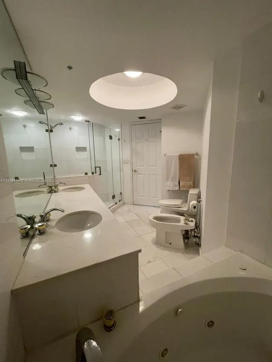 6301 Collins Ave # 908, Miami Beach FL 33141