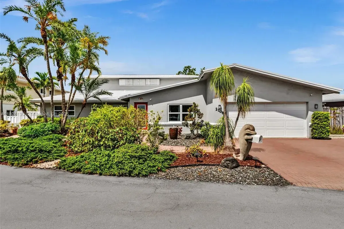 2108 NE 24th St, Wilton Manors FL 33305