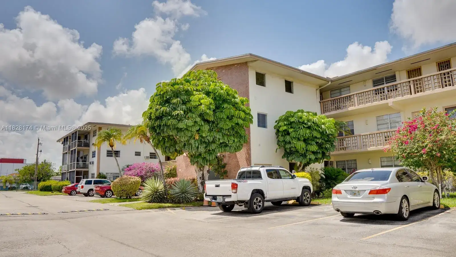 16801 NE 13th Ave # 202, Miami FL 33162 photo 2