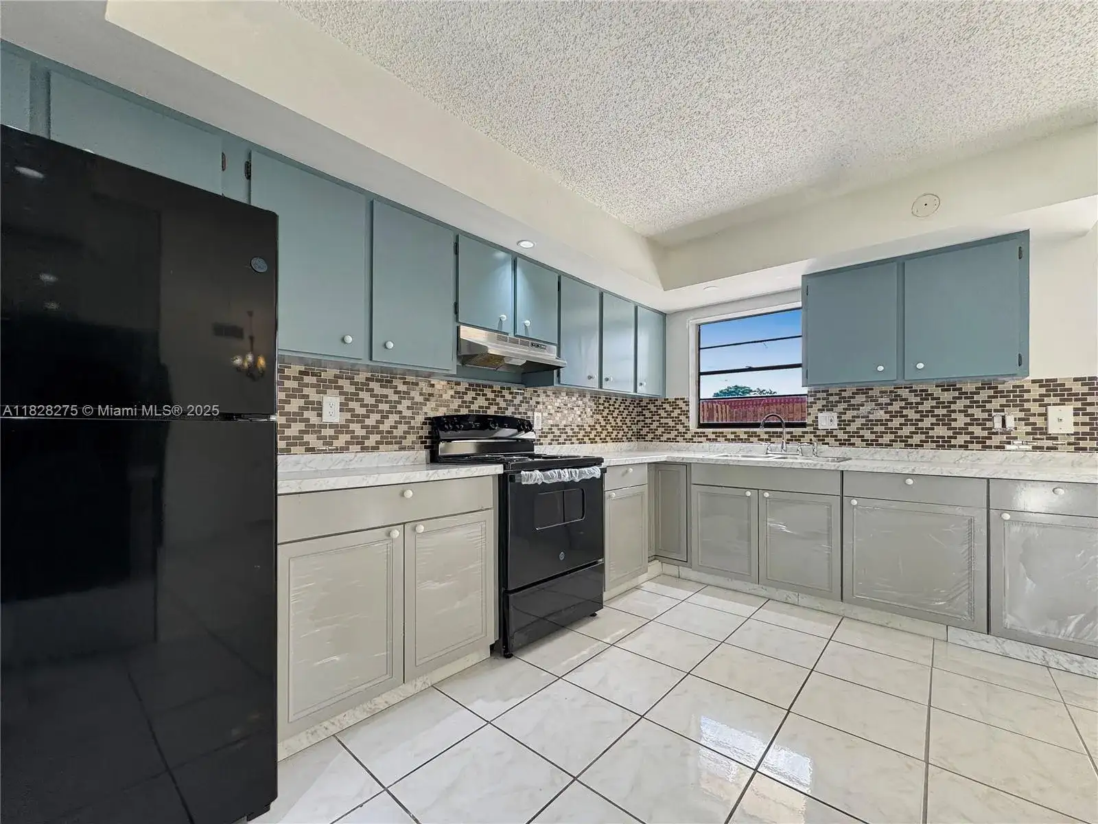 8103 SW 24th St, North Lauderdale FL 33068 photo 5