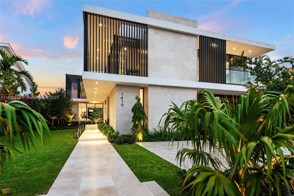 1410 S Biscayne Point Rd, Miami Beach FL 33141