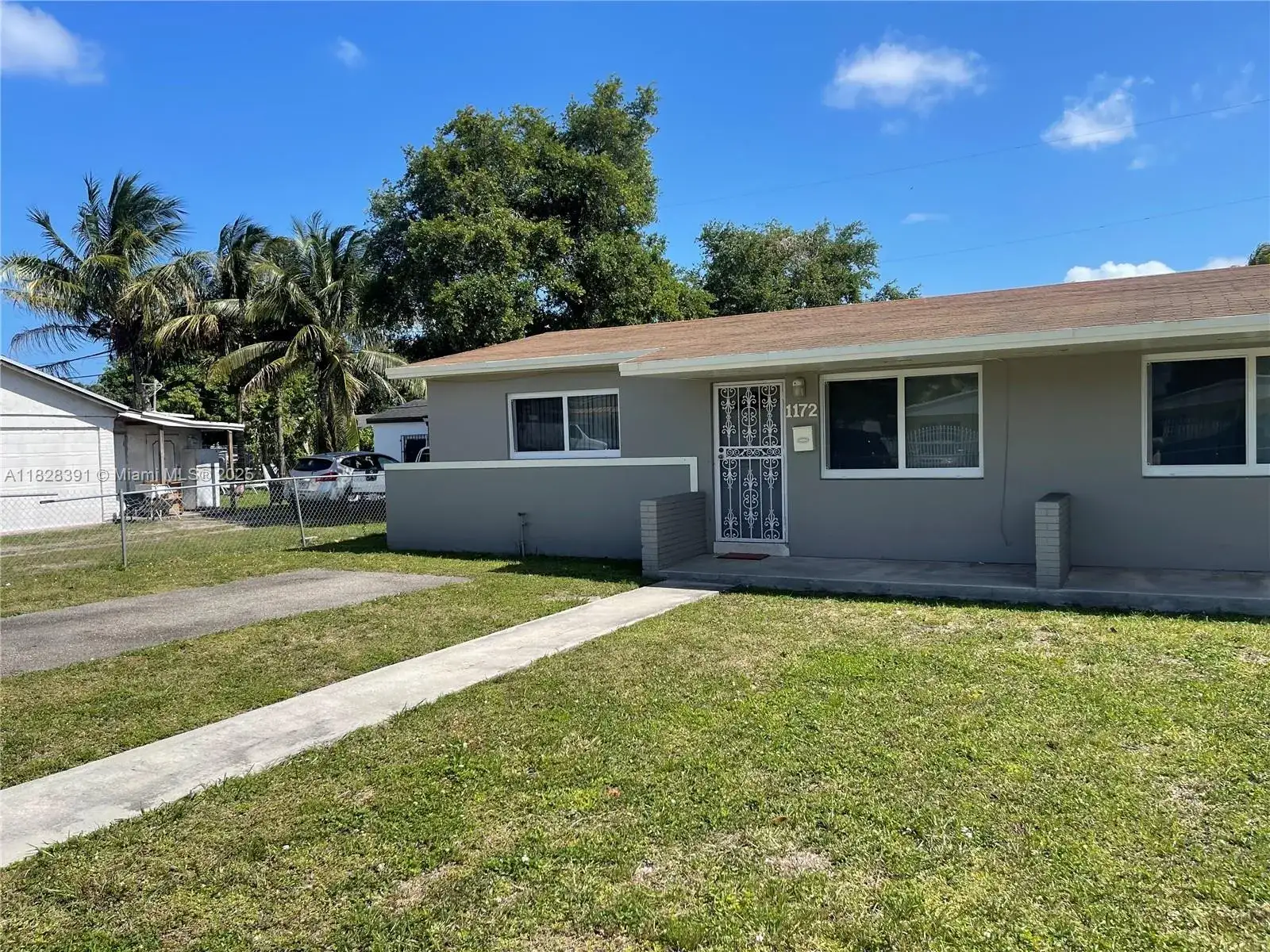 1172 NW 100th Ter # 1, Miami FL 33150 photo 2