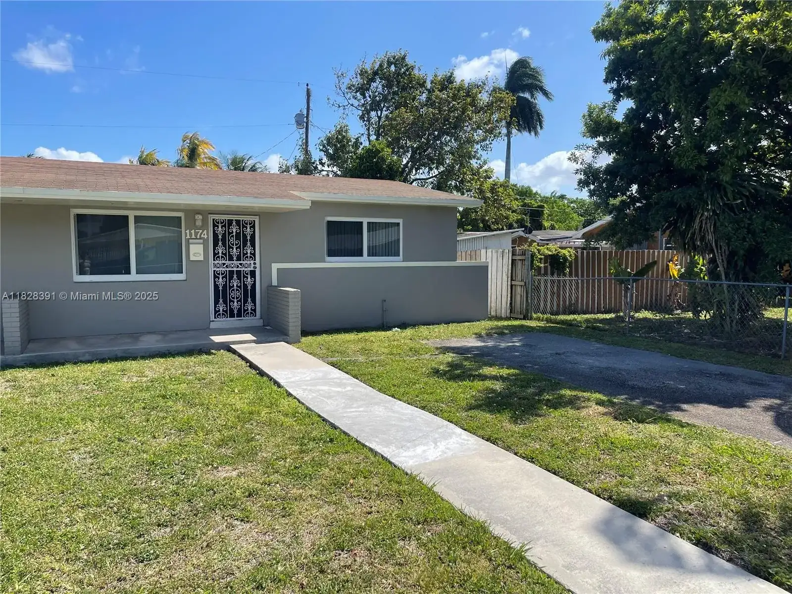 1172 NW 100th Ter # 1, Miami FL 33150 photo 3