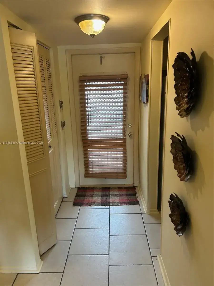 2800 W Sunrise Lakes Dr # 104, Sunrise FL 33322 photo 5