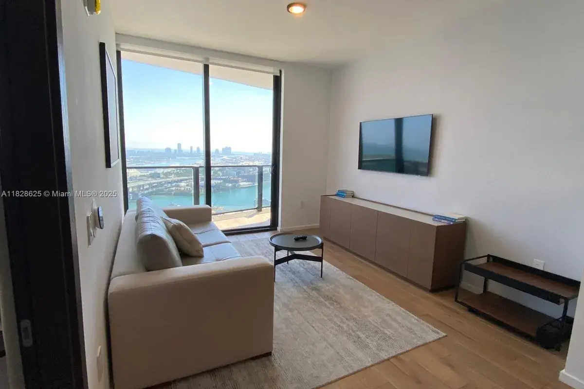 398 NE 5th St # 2910, Miami FL 33132