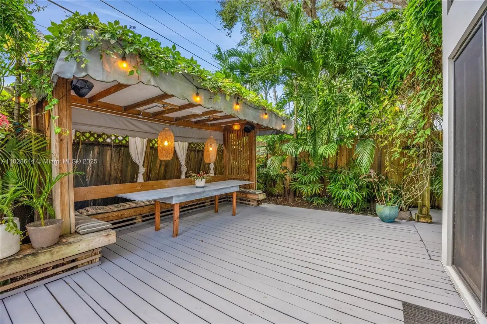 2427 Tequesta Ln, Miami FL 33133 photo 2