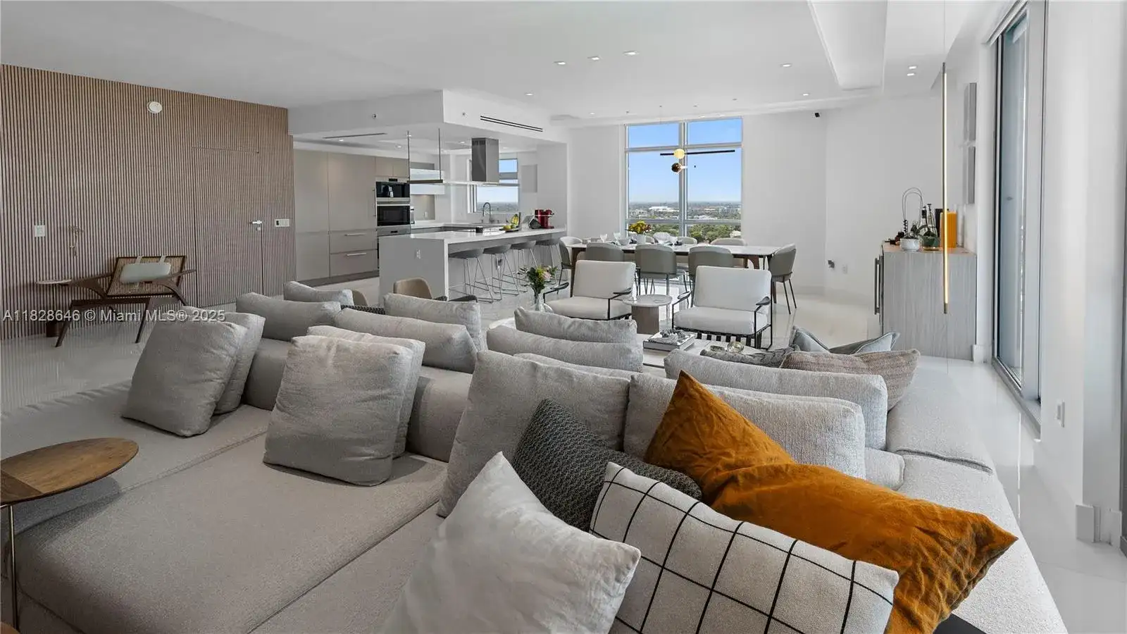 17301 Biscayne Blvd # 2102, North Miami Beach FL 33160 photo 2